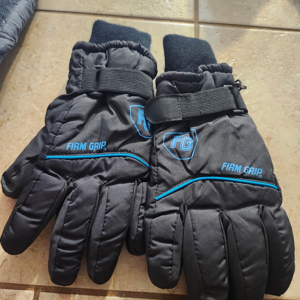 Black Ski Gloves